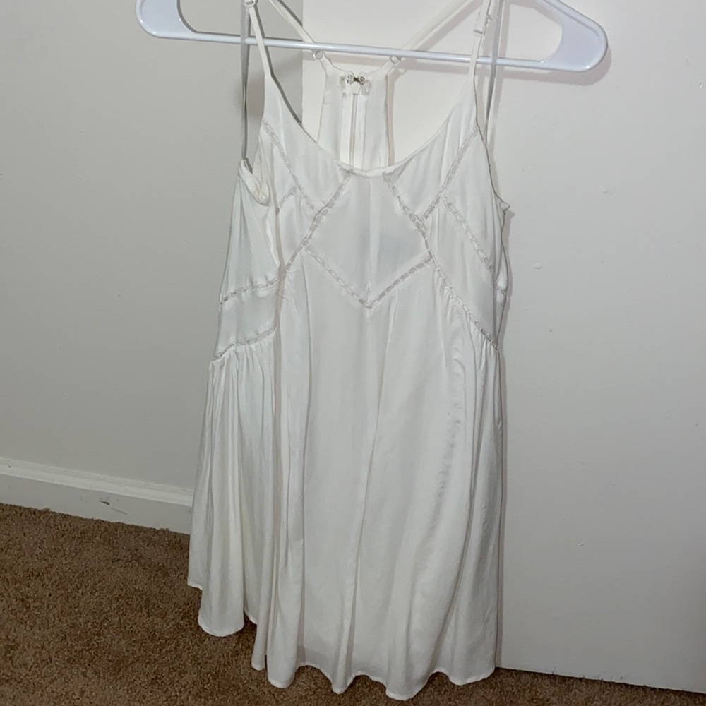 White Lulu’s dress - Picture 2 of 4